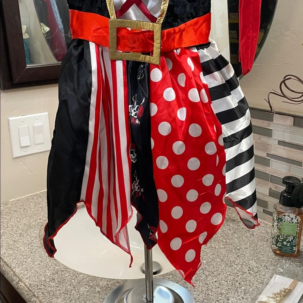 Girls pirate costume NWT - Picture 2 of 7